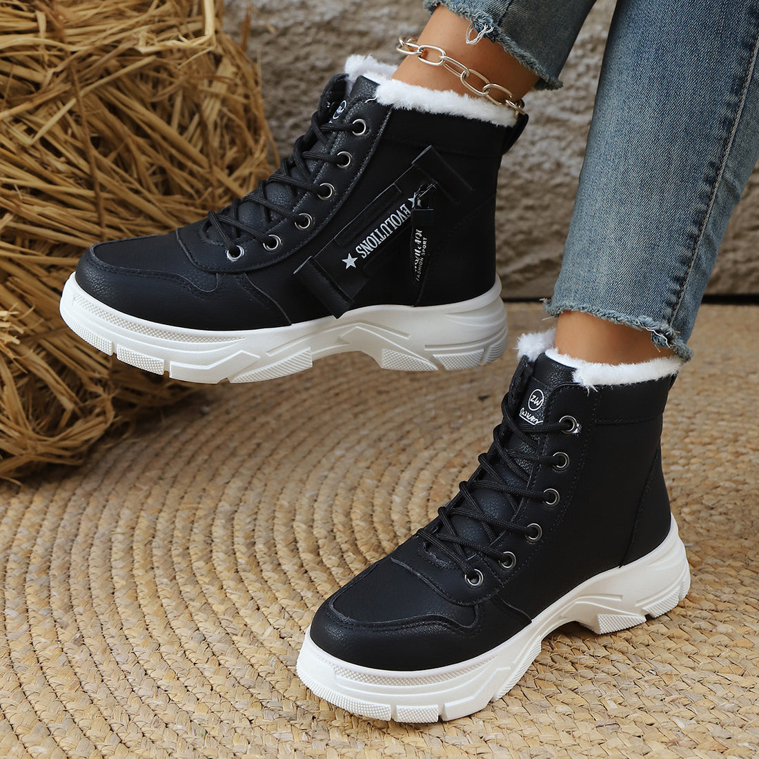 Damen Gefütterte Schnür-Stiefelette mit dicker Profilsohle und Seitenreißverschluss Echo Archiv