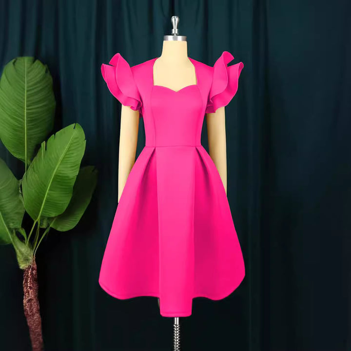Damen elegantes Kleid mit voluminösen Rüschensäumen Echo Archiv