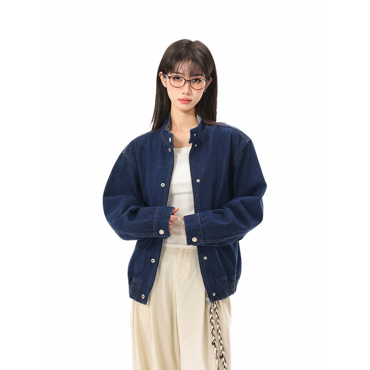 Unisex Boxy-Jeansblousonjacke mit Karo-Futter, Stehkragen und Pattentaschen Echoarchiv