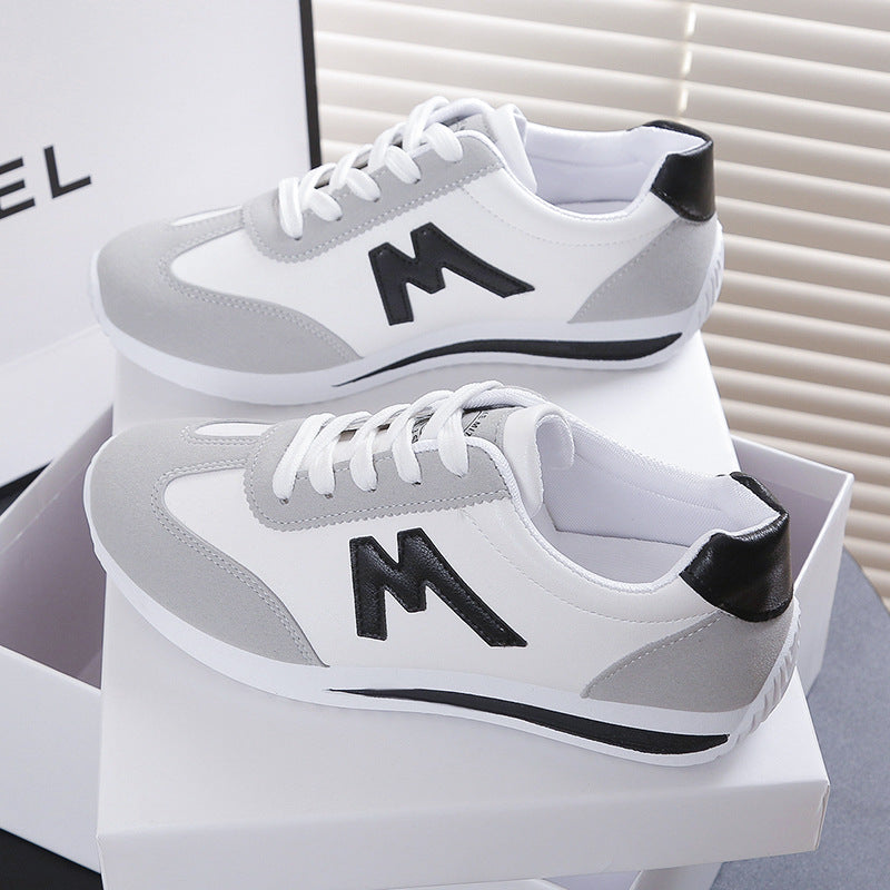 Damen Leichte Retro-Running Sneaker mit gepolsterter Komfortsohle und seitlichem Logo – Névara