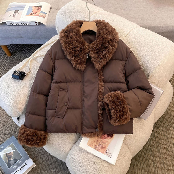 Damen nan wattierte Kurzjacke mit voluminösem Kunstfellkragen und Bommelbändern Echo Archiv