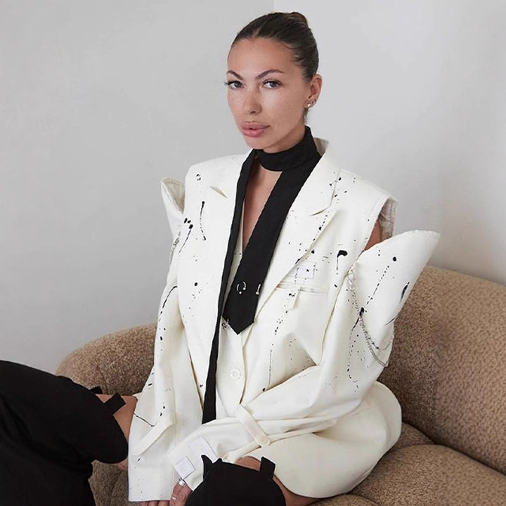Damen Oversize-Blazer mit Cut-Out-Schultern und Paint‑Splatter‑Optik Echo Archiv
