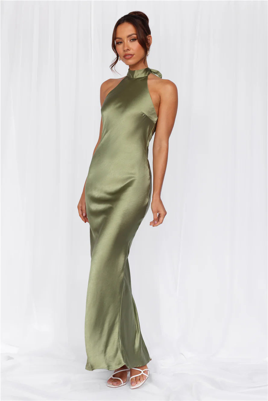 Damen Elegantes Satin-Maxikleid mit hohem Kragen und körpernahem Schnitt Echoarchiv