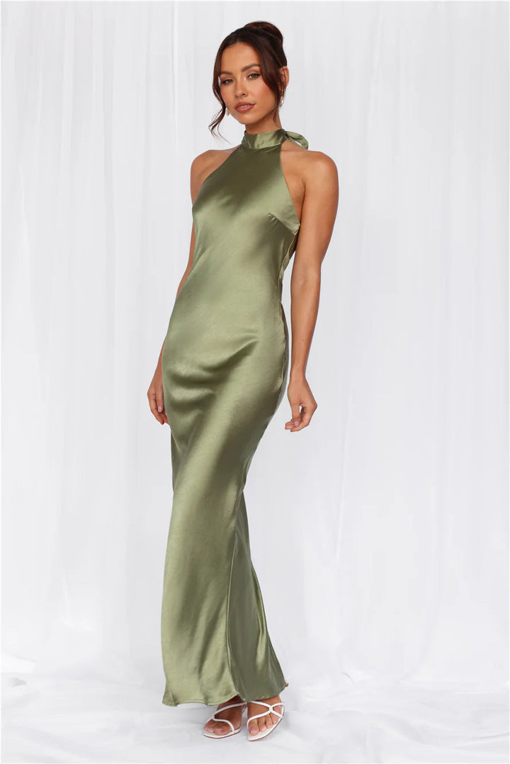 Damen Elegantes Satin-Maxikleid mit hohem Kragen und körpernahem Schnitt Echoarchiv