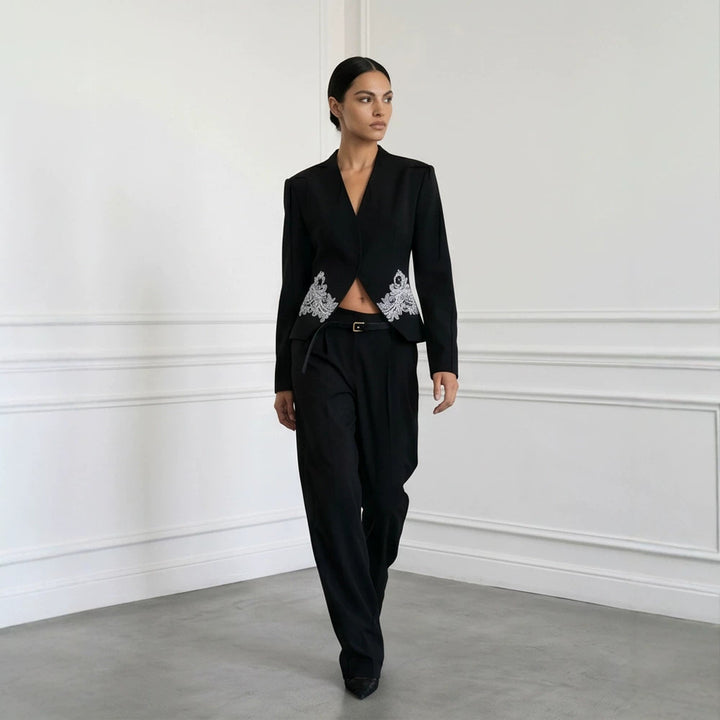 Damen Sculpted Cropped-Blazer mit Spitzenbesatz und taillierter Silhouette Echoarchiv