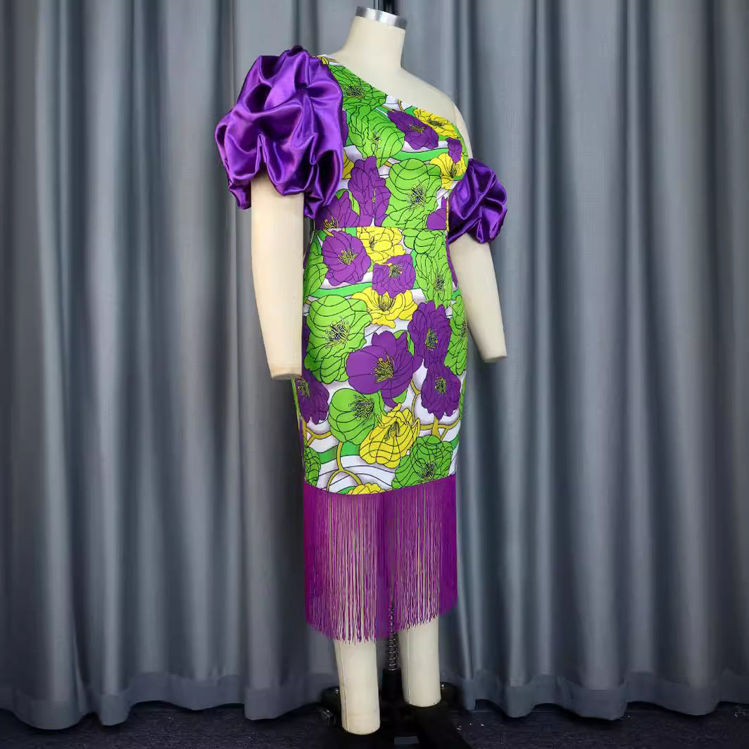 Damen Elegantes Schulterfreies Kleid mit voluminösen Puffärmeln und Fransen Echo Archiv