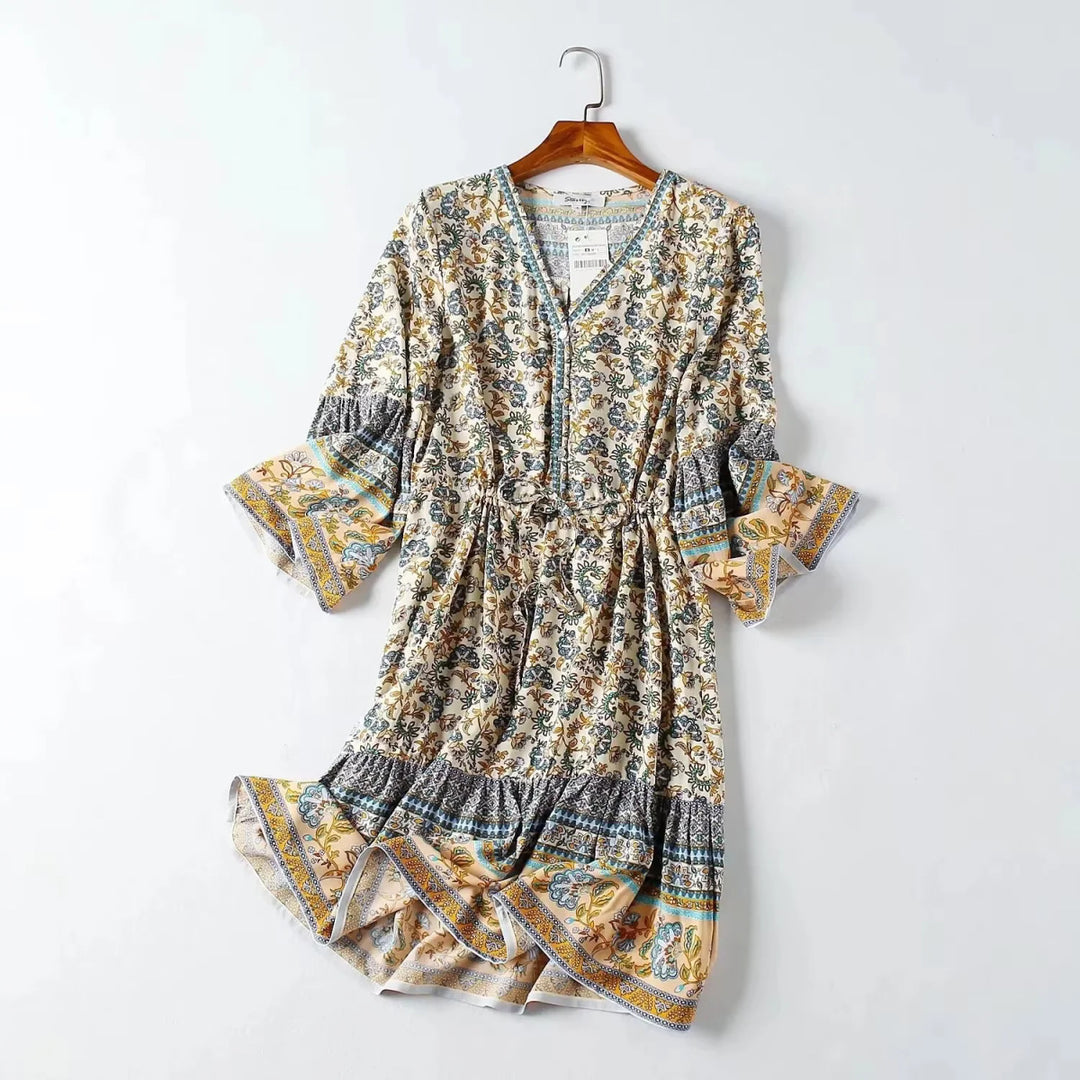 Damen Boho‑Minikleid mit V‑Ausschnitt, Tunnelzug‑Taillierung und Glockenärmeln Echoarchiv