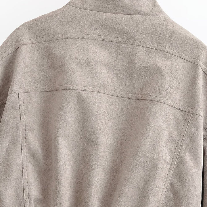 Damen Kurzblouson im Fieldstil aus Veloursleder-Optik mit Stehkragen, Schulterriegeln und breitem Rippbund Echoarchiv