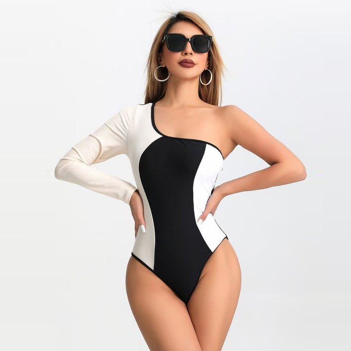 Damen Sportlicher Einteiler mit asymmetrischem Schnitt Echo Archiv