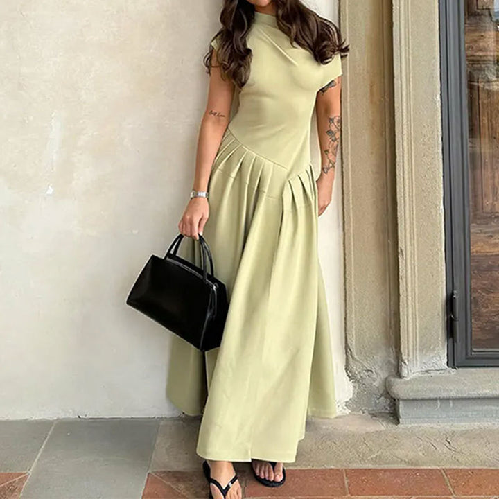 Damen Elegantes Maxikleid mit Plissee-Details Echo Archiv