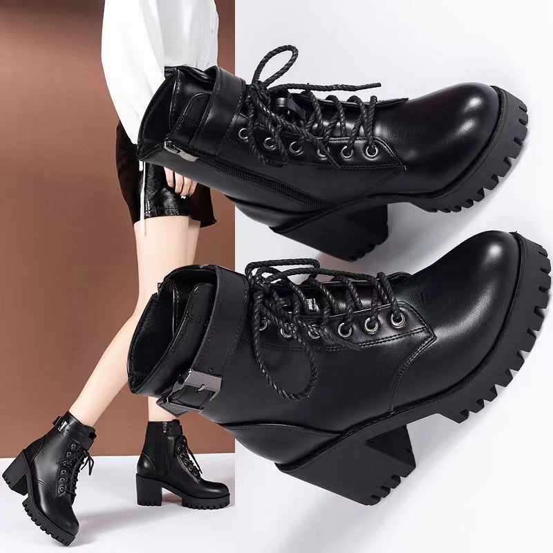 Damen nan Plateau-Schnürstiefelette aus Kunstleder mit profilierter Gummisohle und verstellbarem Schnallenriemen Echo Archiv