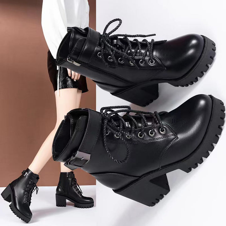 Damen nan Plateau-Schnürstiefelette aus Kunstleder mit profilierter Gummisohle und verstellbarem Schnallenriemen Echo Archiv