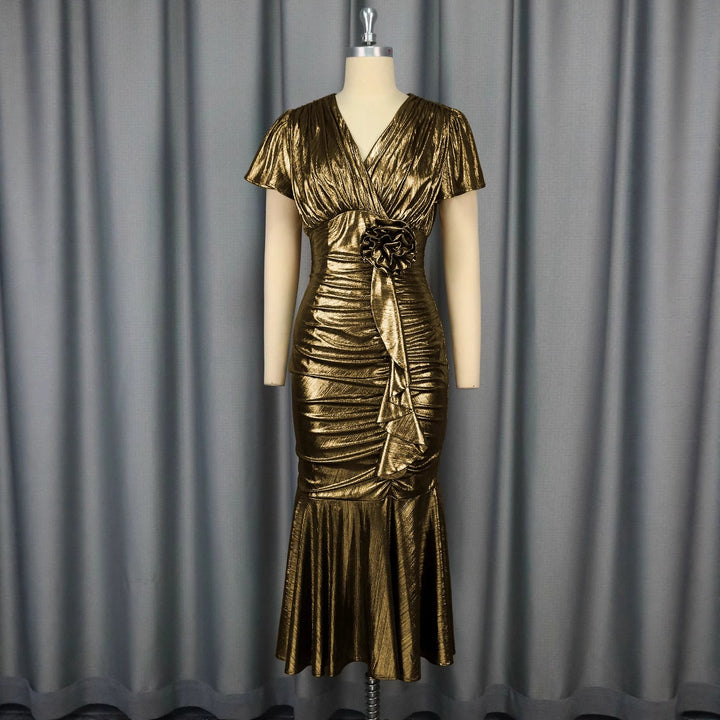 Damen figurbetontes Abendkleid mit schimmerndem Material und Rüschendetails Echo Archiv