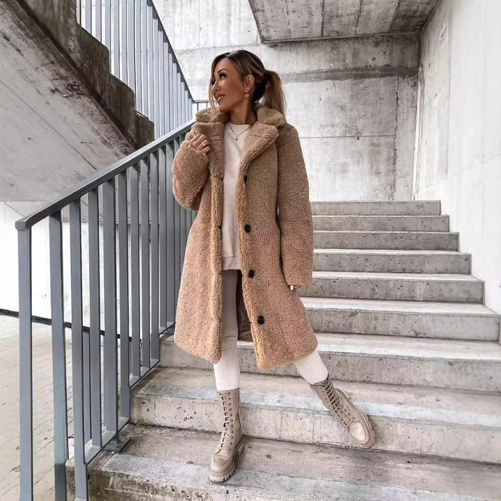 Damen Lange Teddy Faux-Shearling Knopf-Front Mantel mit Reverskragen – Montévia