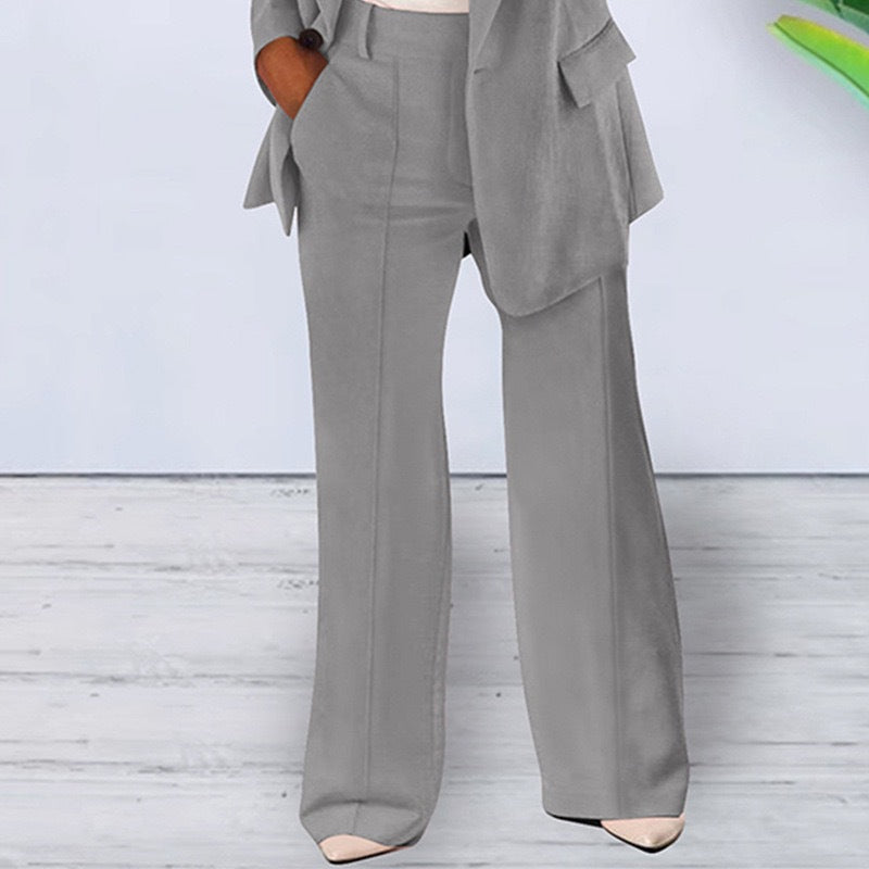 Damen nan bürotaugendes Hosenanzug Set mit weiter Hose und tailliertem Blazer Echo Archiv