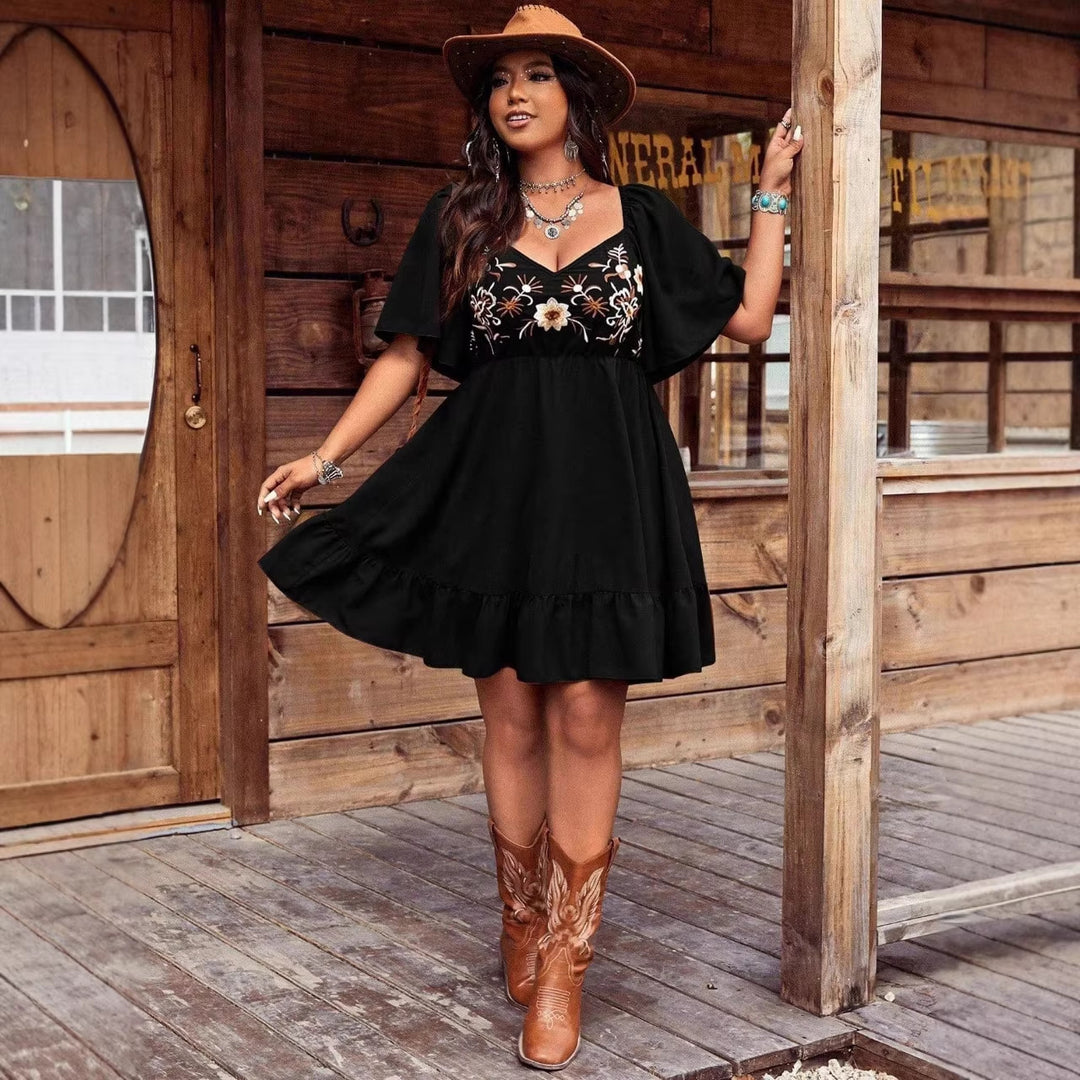 Damen Besticktes Sommerkleid mit V-Ausschnitt, Volantstufen und Flatterärmeln Echo Archiv