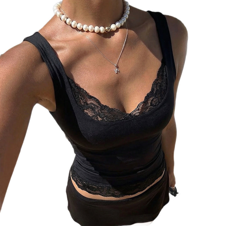 Damen Spitzenunterhemd mit elegantem V-Ausschnitt und zarter Raffung Echo Archiv
