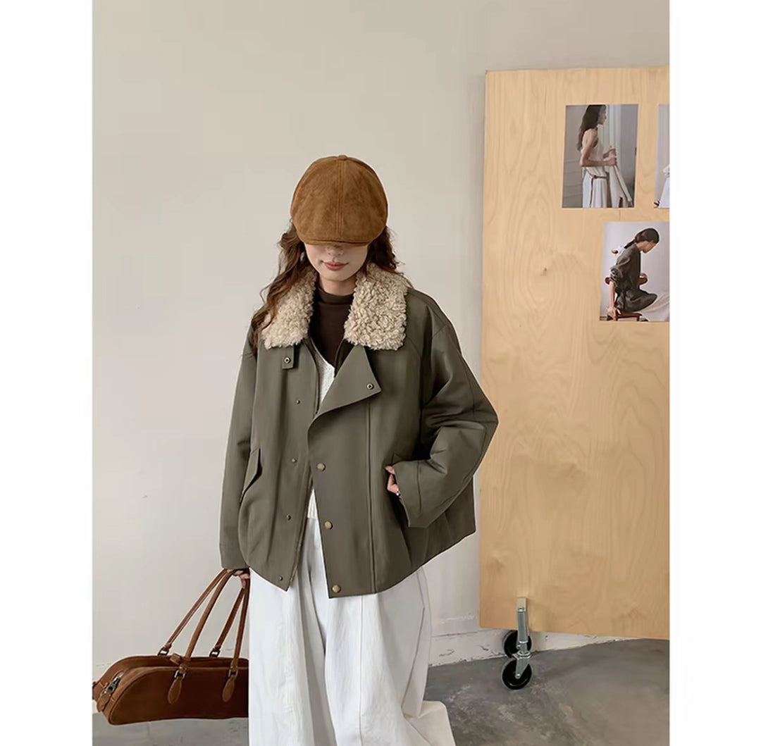Damen Kurze Oversize-Boxy-Jacke mit Teddykragen und Druckknopfverschluss Echoarchiv