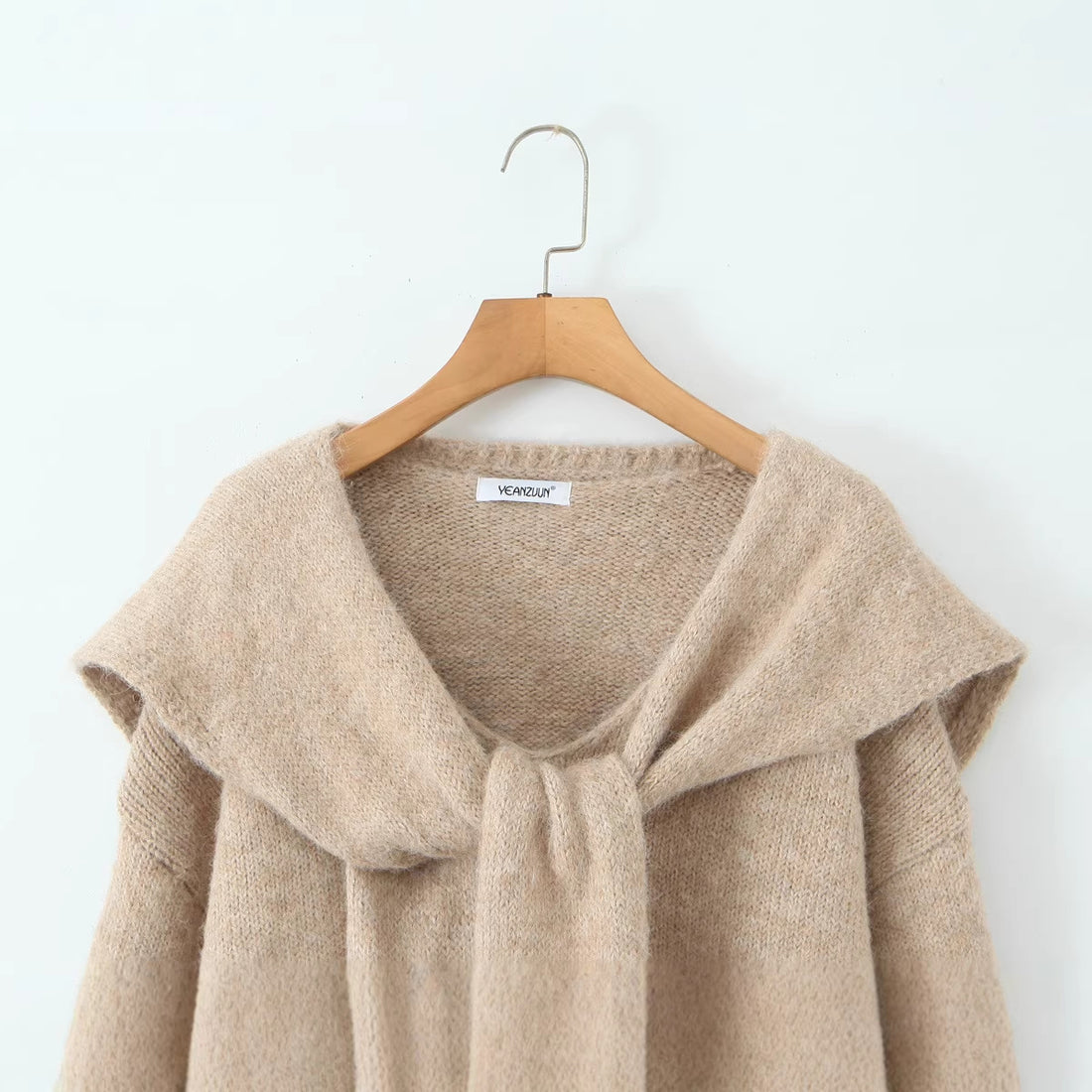 Damen Oversize Strickpullover mit integriertem Schal und weitem Schulterkragen Echoarchiv