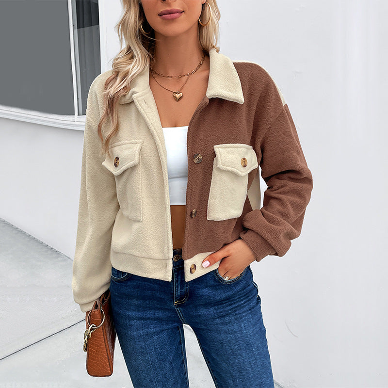 Damen Gekürzte Teddyjacke mit farbblockierten Ärmeln und Brusttaschen Echoarchiv