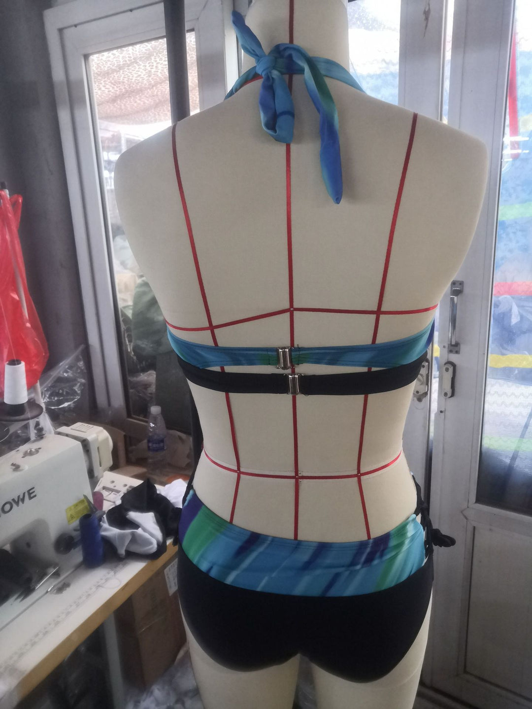 Damen Sportliches Bikini-Set mit verstellbaren Trägern und modischem Farbdesign Echo Archiv