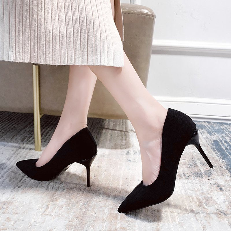 Damen Samtige spitze Pumps mit schmalem Stilettoabsatz und Komfortfußbett Echo Archiv