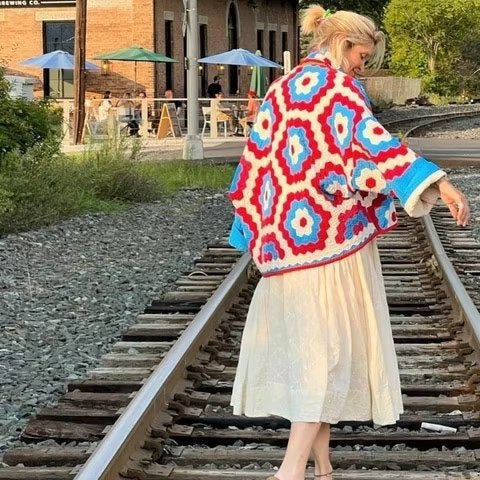 Damen Gesteppte Quilt-Jacke im Patchwork-Motiv mit kastiger Oversize-Silhouette Echo Archiv