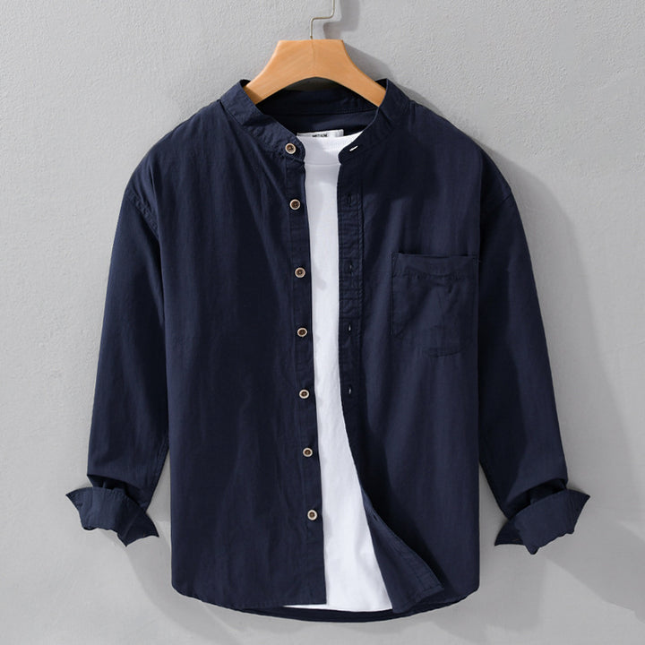 Herren Hemdjacke im Mandarinstil aus Baumwoll-Twill, Relaxed-Fit, mit aufgesetzter Brusttasche und Holzknöpfen Echoarchiv
