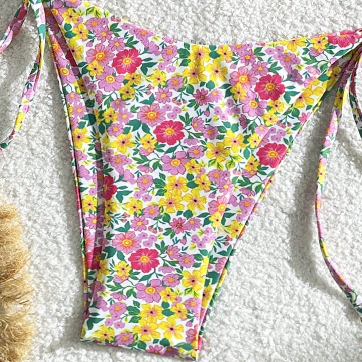 Damen Triangel-Bikini mit verspieltem Blumendesign Echo Archiv