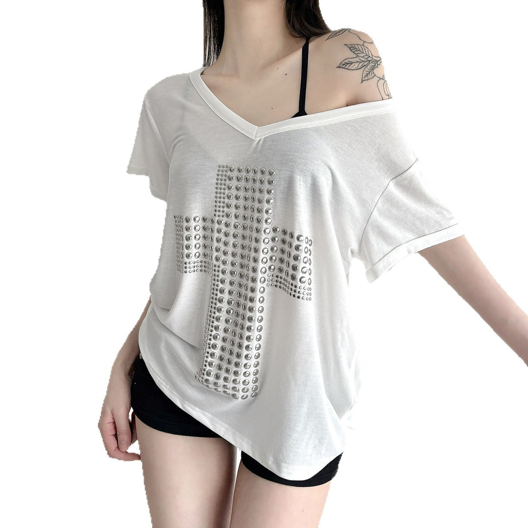 Damen V-Ausschnitt T-Shirt mit stilvollem Nieten-Dekor Echo Archiv