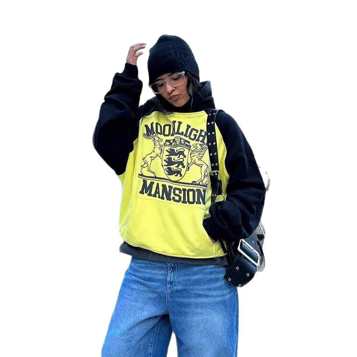 Damen Oversize Kapuzenpullover mit Kängurutasche und Vintage-College-Print – Avérine
