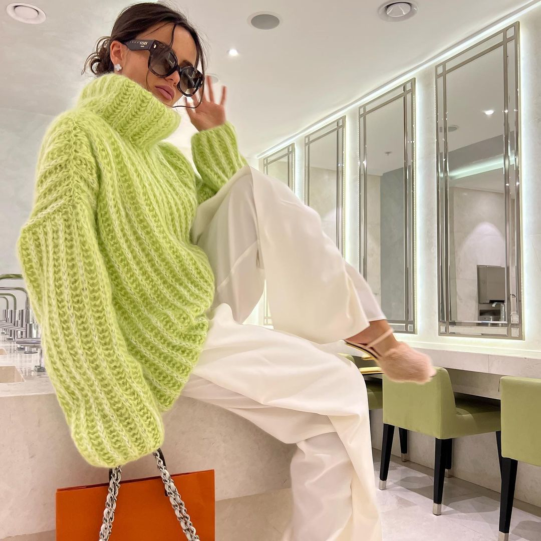 Damen Oversized Grobstrick-Rollkragenpullover mit voluminösen Ärmeln Echoarchiv