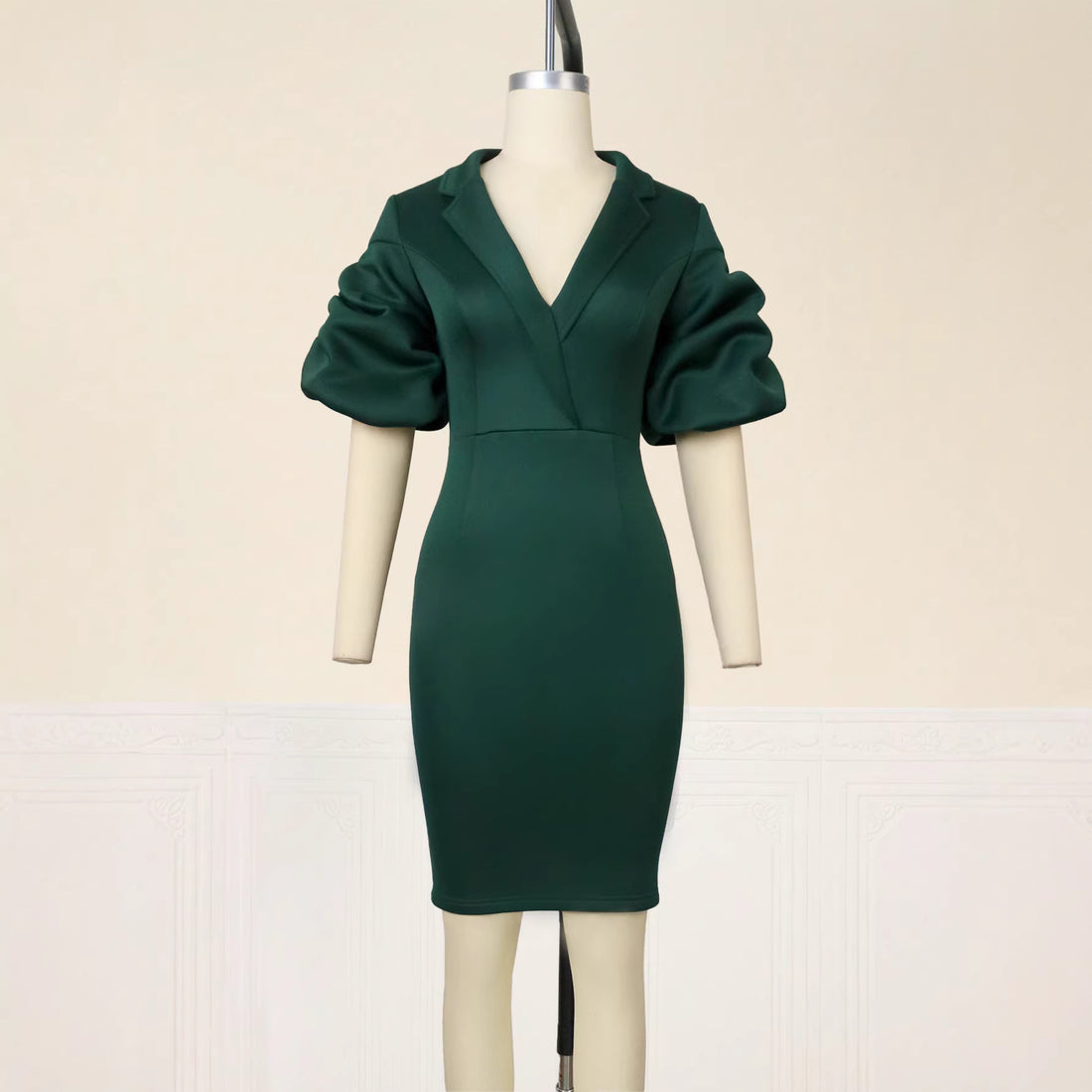 Damen figurbetontes Kleid mit eleganten Puffärmeln – Élara