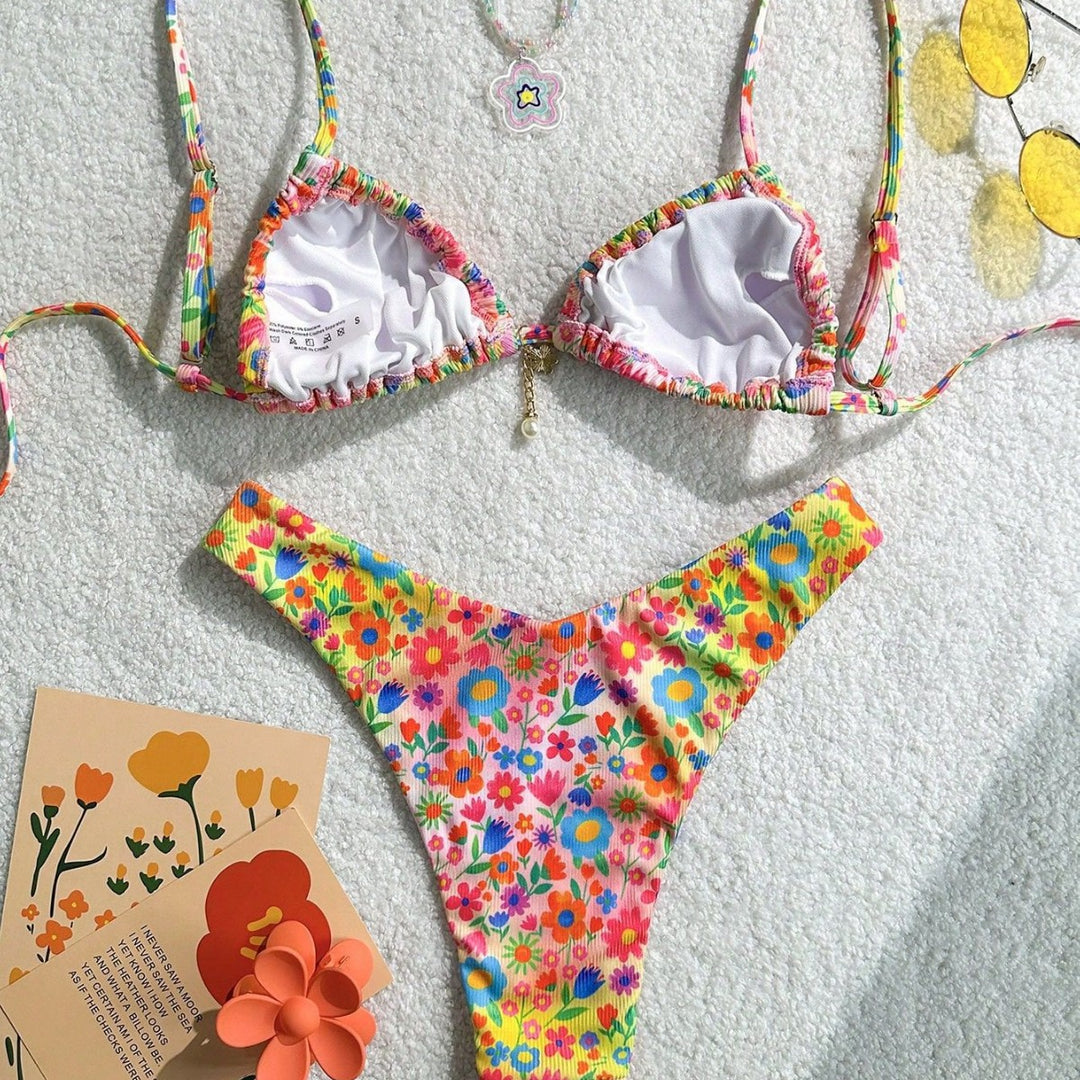 Damen Triangel-Bikini mit buntem Floral-Design und feinen Rüschendetails Echo Archiv