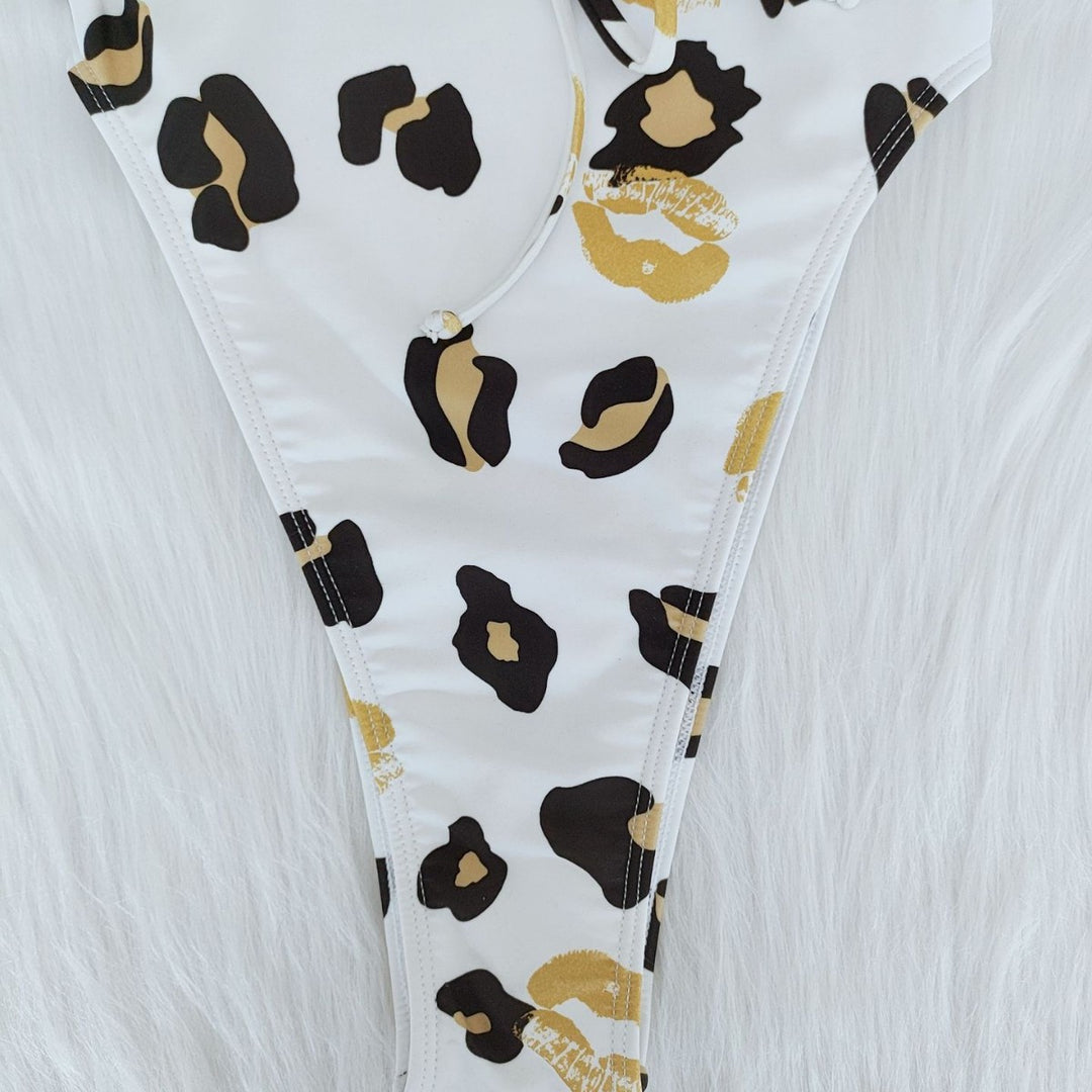 Damen Eleganter Badeanzug mit knotbarem Detail Echo Archiv