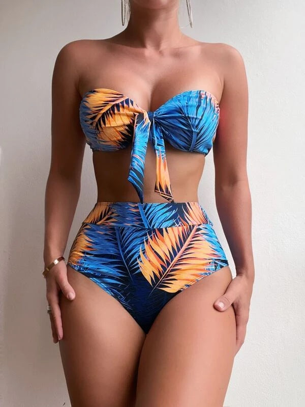 Damen Bandeau-Bikini mit floralem Design und passendem Kimono Echo Archiv