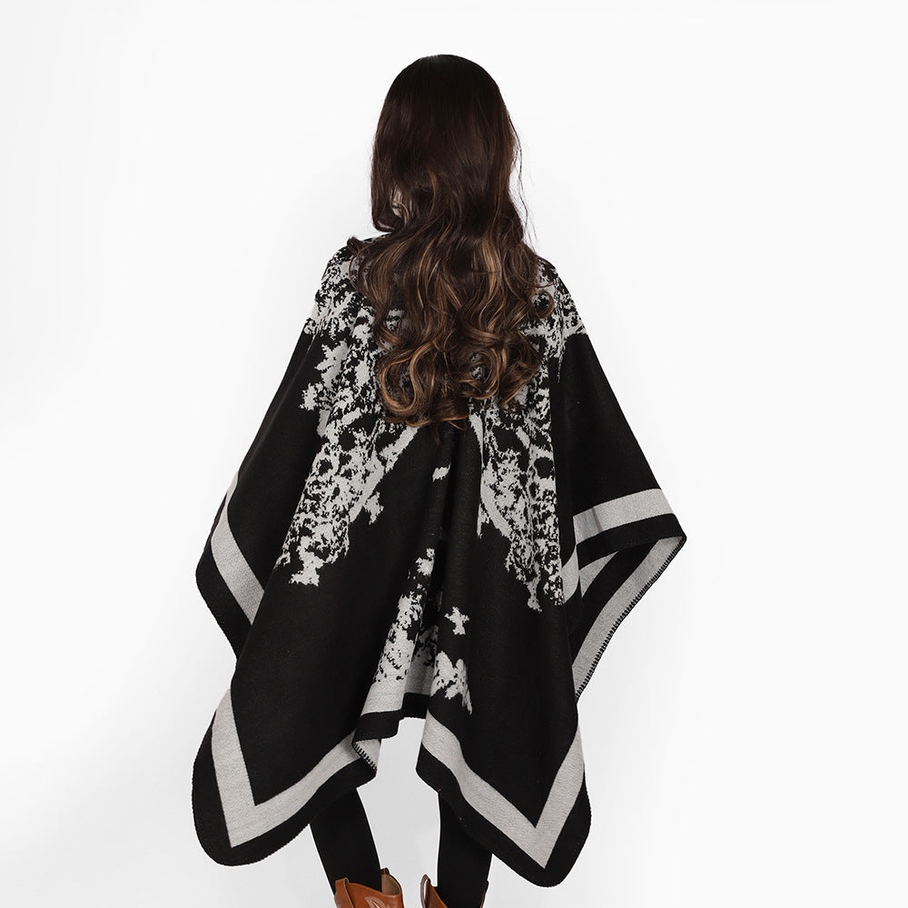 Damen Eleganter Cape‑Poncho im Kimono‑Schnitt mit Jacquard‑Strick – Avérine