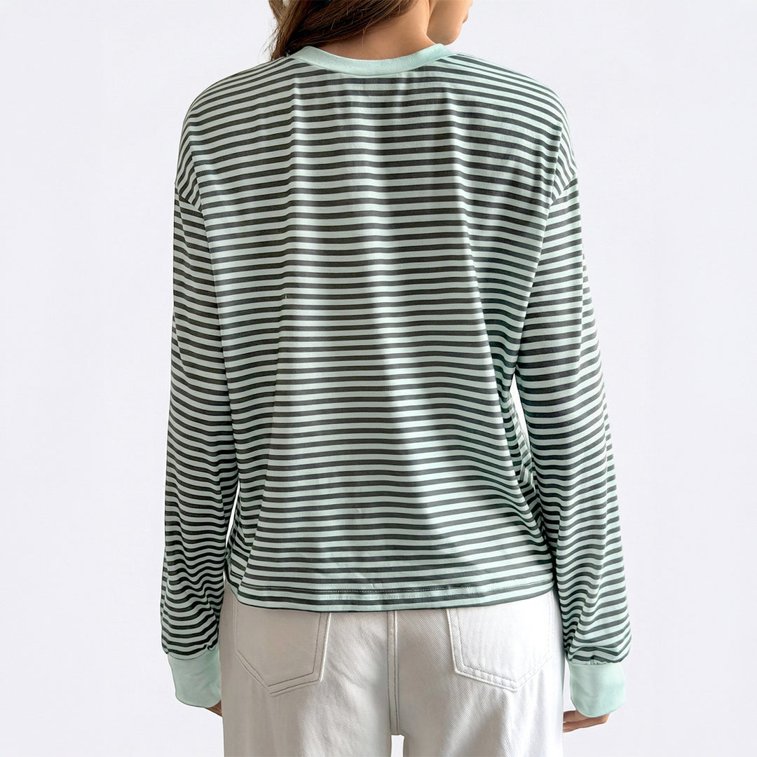 Damen lässiges gestreiftes Oversize-Longsleeve mit kontrastierendem Rundhalsausschnitt und verlängertem Rückensaum – Avérine