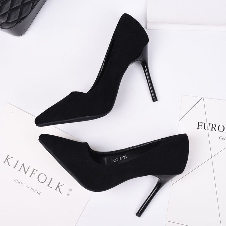 Damen Elegante spitz zulaufende Velours‑Optik Pumps mit schmalem Stiletto Echo Archiv