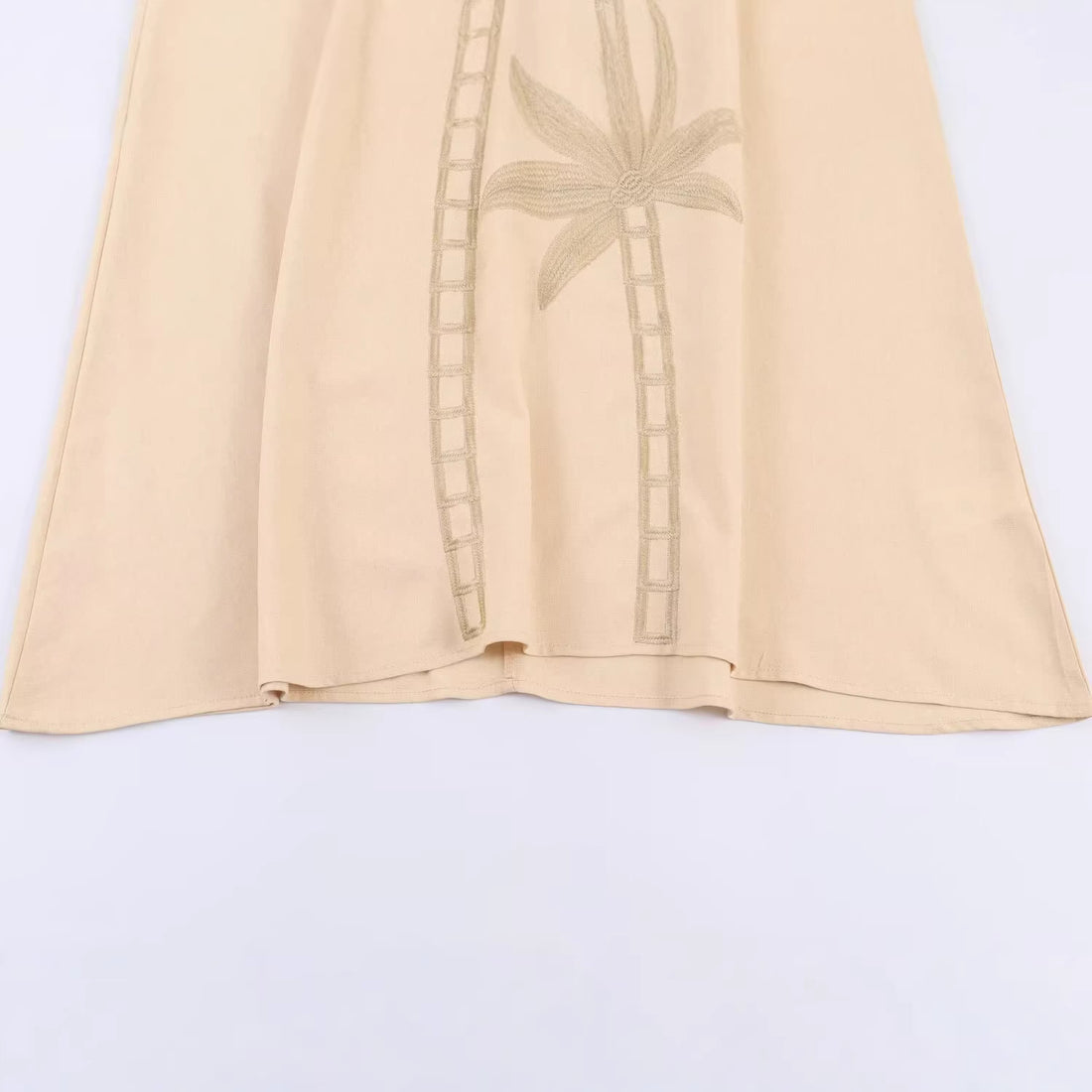 Damen Maxikleid-Kaftan mit Trompetenärmeln und Palmenstickerei Echoarchiv
