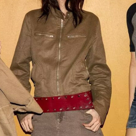 Damen Kurzblouson im Velourslook mit Stehkragen, Reißverschluss und Ziernieten Echoarchiv