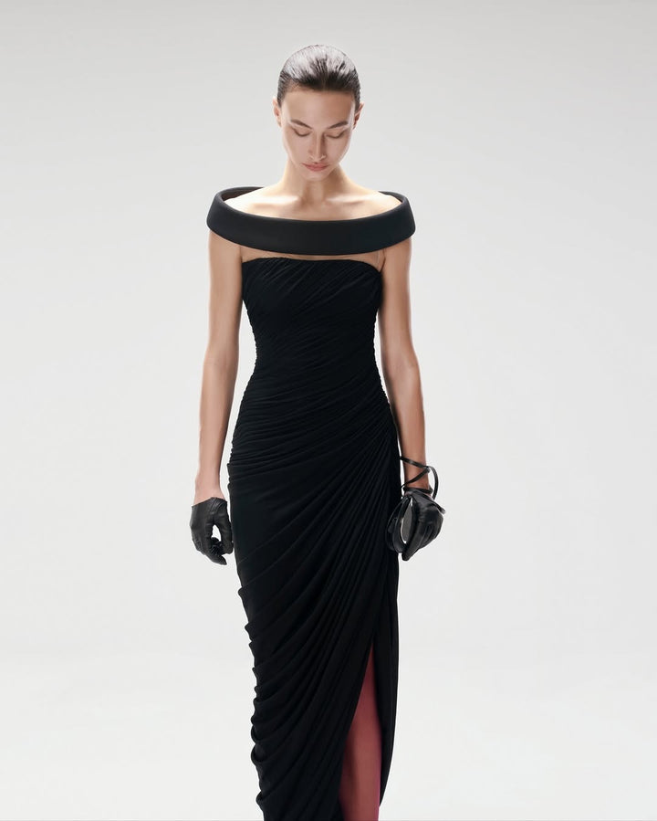 Damen Elegantes, schulterfreies Maxikleid mit raffinierten Drapierungen und hohem Schlitz Echo Archiv