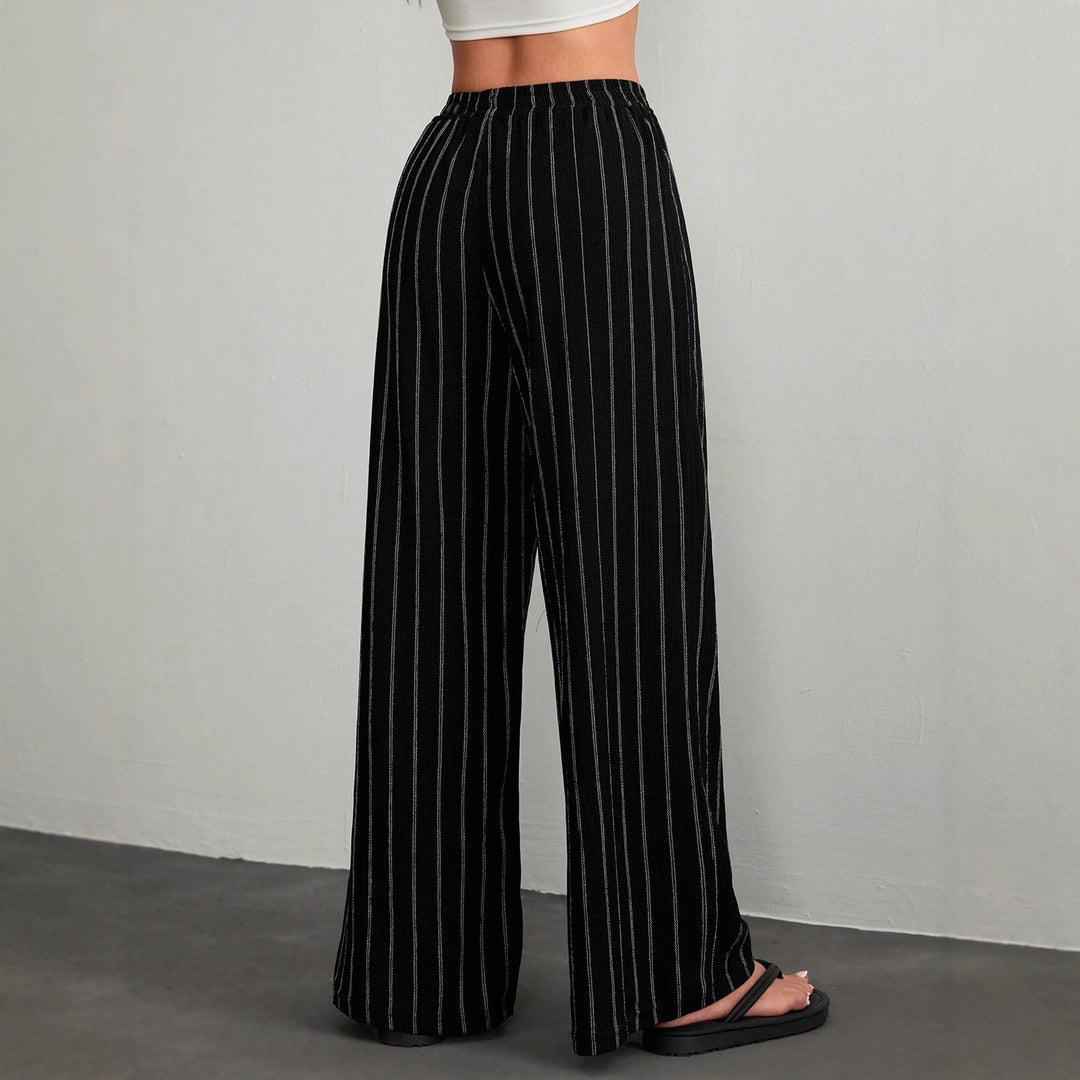 Damen Weite Strickhose im Palazzo‑Stil mit elastischem Bund und vertikaler Nadelstreifen‑Optik – Avérine