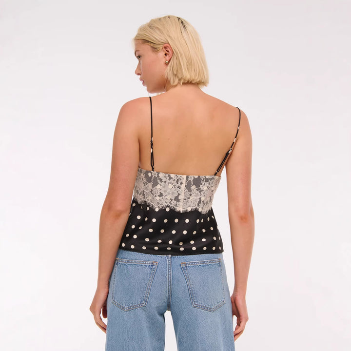 Damen Elegantes Negligé mit Spitzenakzenten Echo Archiv