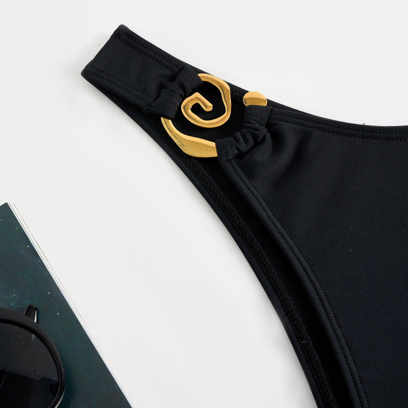 Damen Bikini-Set mit breiten Trägern und modischem Golddetail Echo Archiv