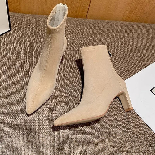 Damen Stretch‑Ankleboots mit schmaler Spitze und sculpted Blockabsatz Echo Archiv