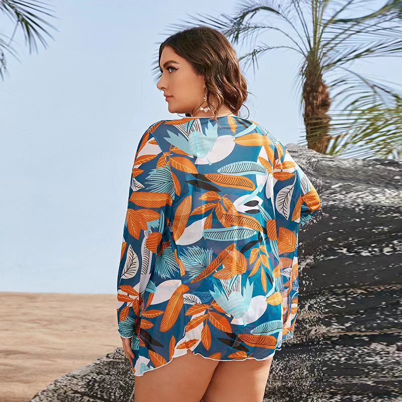 Damen Bikini-Set mit floralem Wickeloberteil und eleganter Strandjacke Echo Archiv