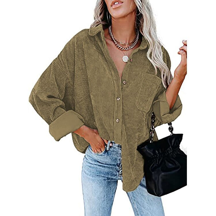 Damen Oversize Cordhemdjacke mit Brusttasche und durchgehender Knopfleiste – Célinea