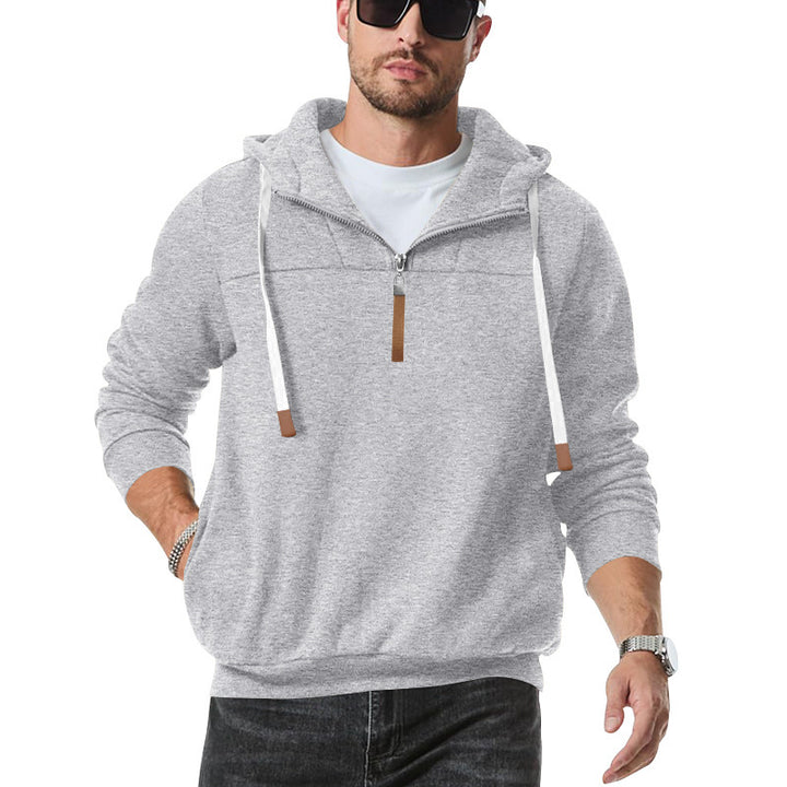 Herren modern geschnittenes Kapuzenpullover mit halbem Reißverschluss und modischen Akzenten Echoarchiv