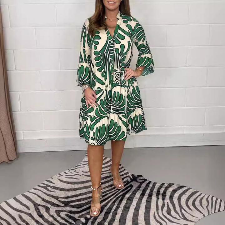 Damen-Tellerkleid mit großem Blattdruck, V-Ausschnitt und Dreiviertelärmeln – Valéora
